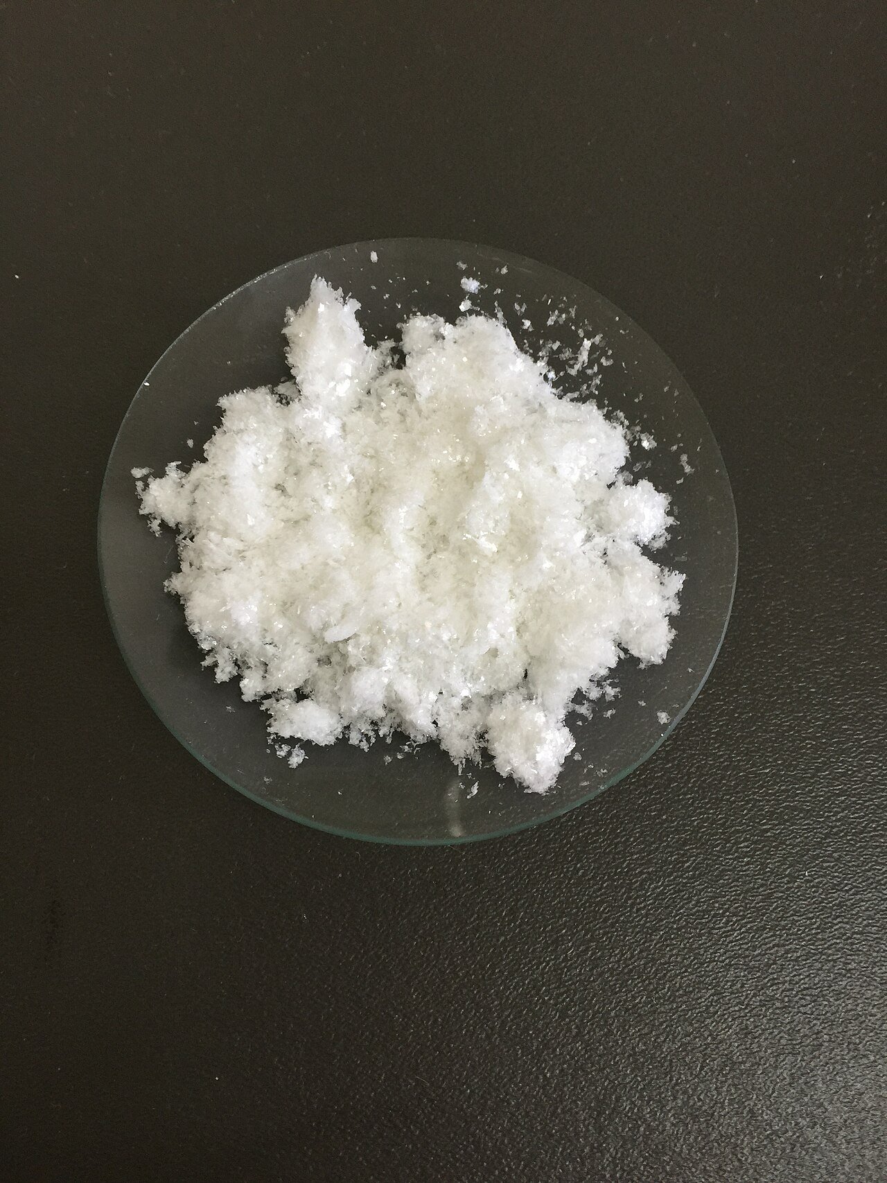 Representative photograph of Acetanilide sample (CAS 103-84-4)