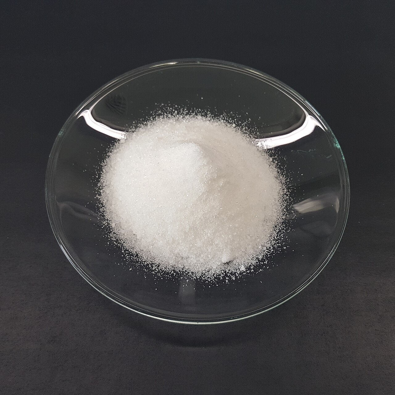 Representative photograph of Glycine sample (CAS 56-40-6)