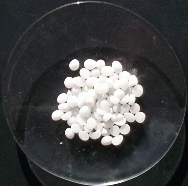 Representative photograph of Potassium hydroxide sample (CAS 1310-58-3)